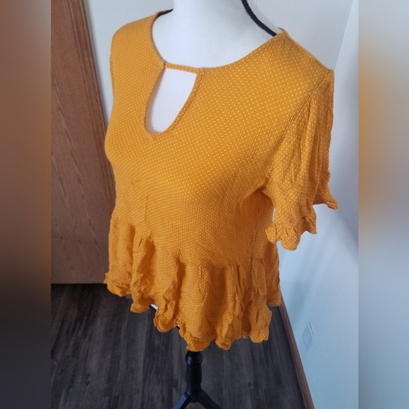 🎈 Hopely Polkadots Peplum Ruffle Shirt - Picture 2 of 4